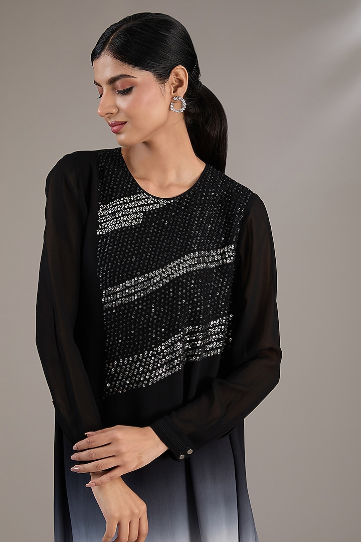 Black & White Ombre Crepe Polyester Long Top by Rohit Gandhi & Rahul Khanna at Pernia's Pop Up Shop