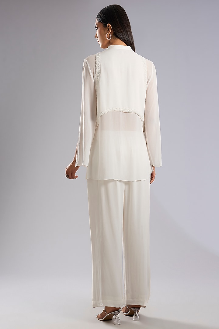 Frosted Pearl White Georgette Embroidered Co-Ord Set by Rohit Gandhi & Rahul Khanna at Pernia's Pop Up Shop
