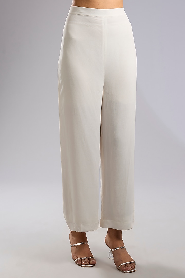 Frosted Pearl White Georgette Embroidered Co-Ord Set by Rohit Gandhi & Rahul Khanna at Pernia's Pop Up Shop