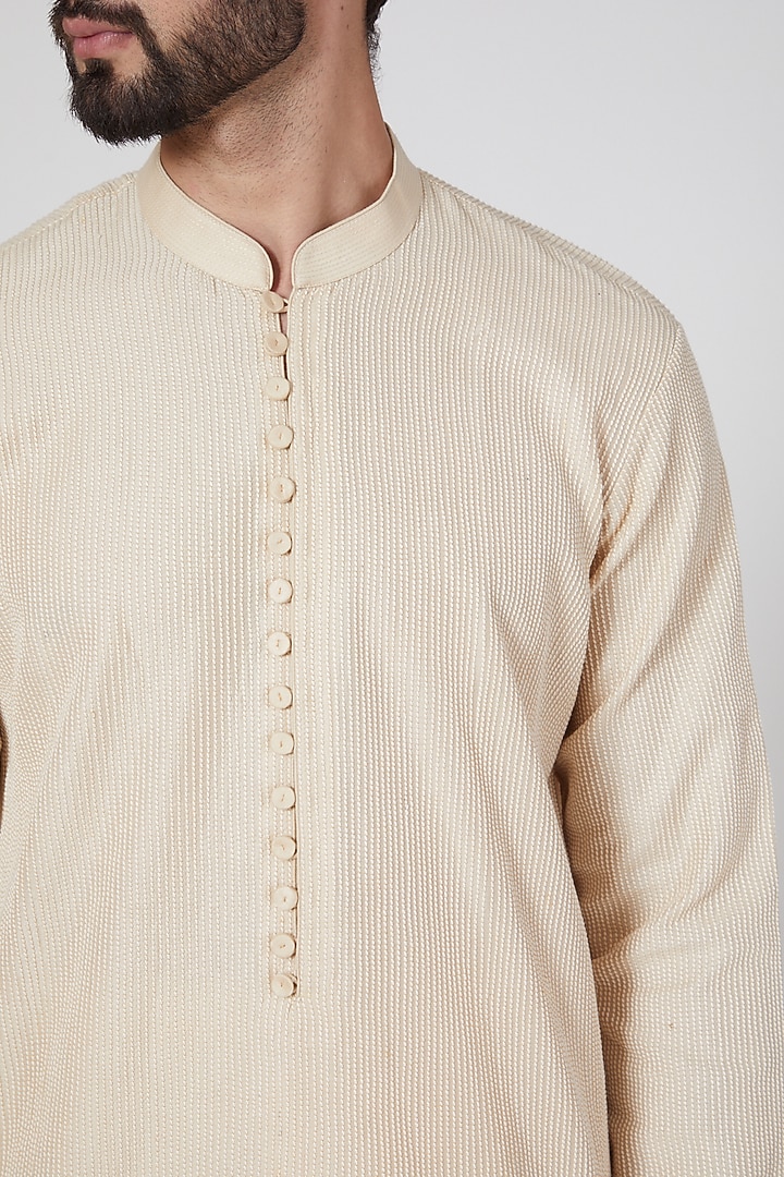 Beige Cotton Kurta Set by Rohit Gandhi & Rahul Khanna Men at Pernia's Pop Up Shop