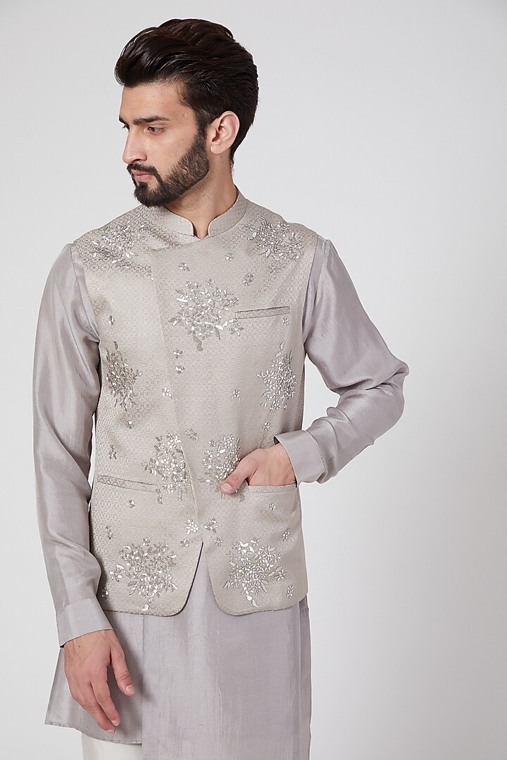 Grey Embroidered Waist Jacket by Rohit Gandhi & Rahul Khanna Men at Pernia's Pop Up Shop