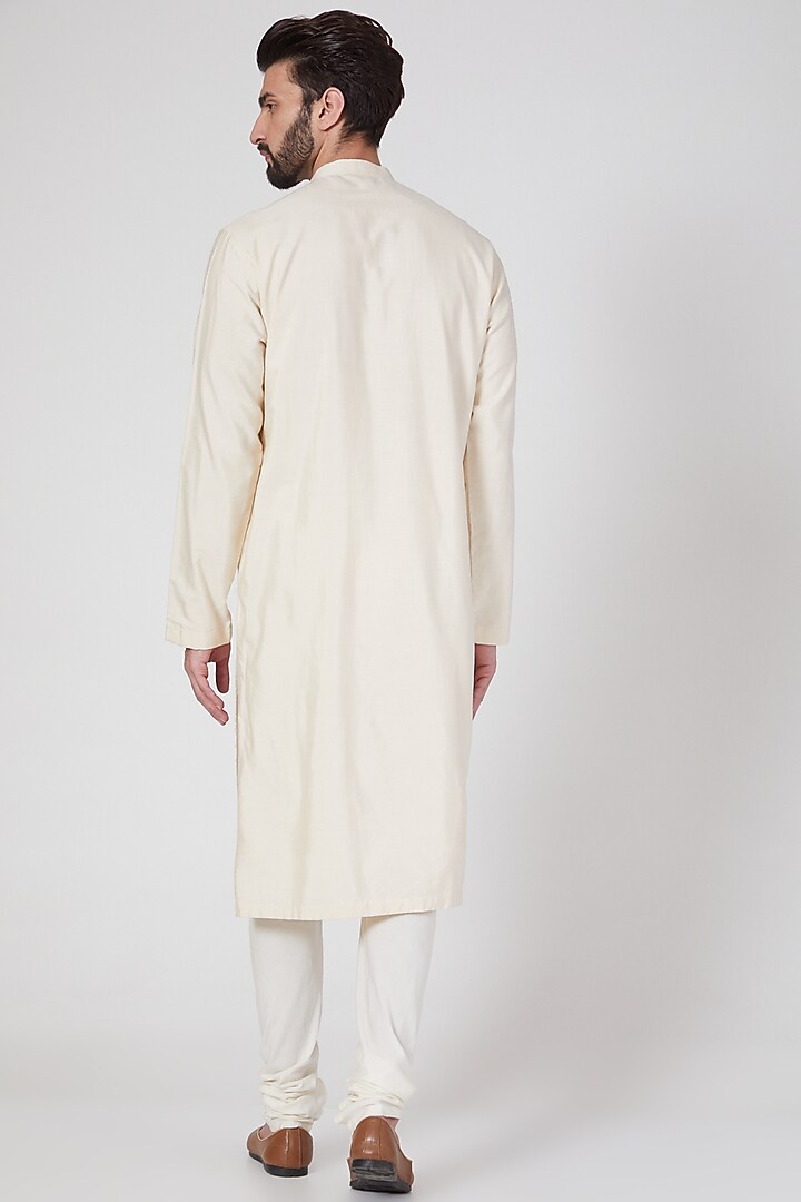Ivory Embroidered Kurta Set by Rohit Gandhi & Rahul Khanna Men at Pernia's Pop Up Shop