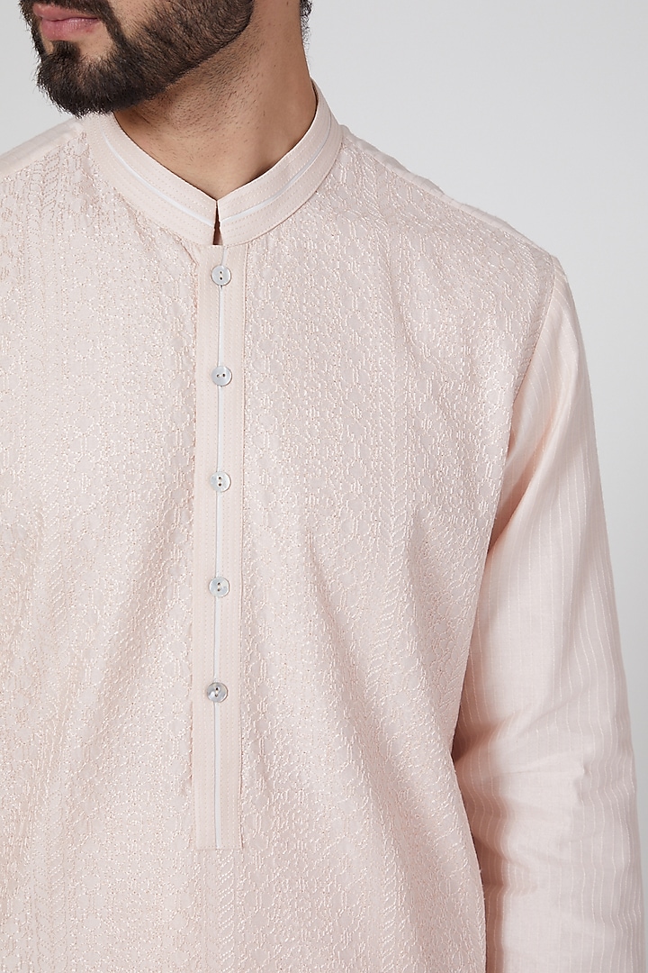 Pink Embroidered Kurta Set by Rohit Gandhi & Rahul Khanna Men at Pernia's Pop Up Shop