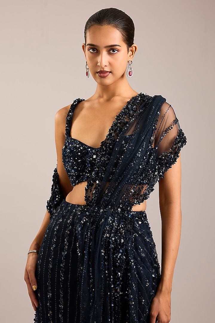 Navy Blue Tulle Sequins Embroidered Bridal Saree Set by Rohit Gandhi & Rahul Khanna at Pernia's Pop Up Shop