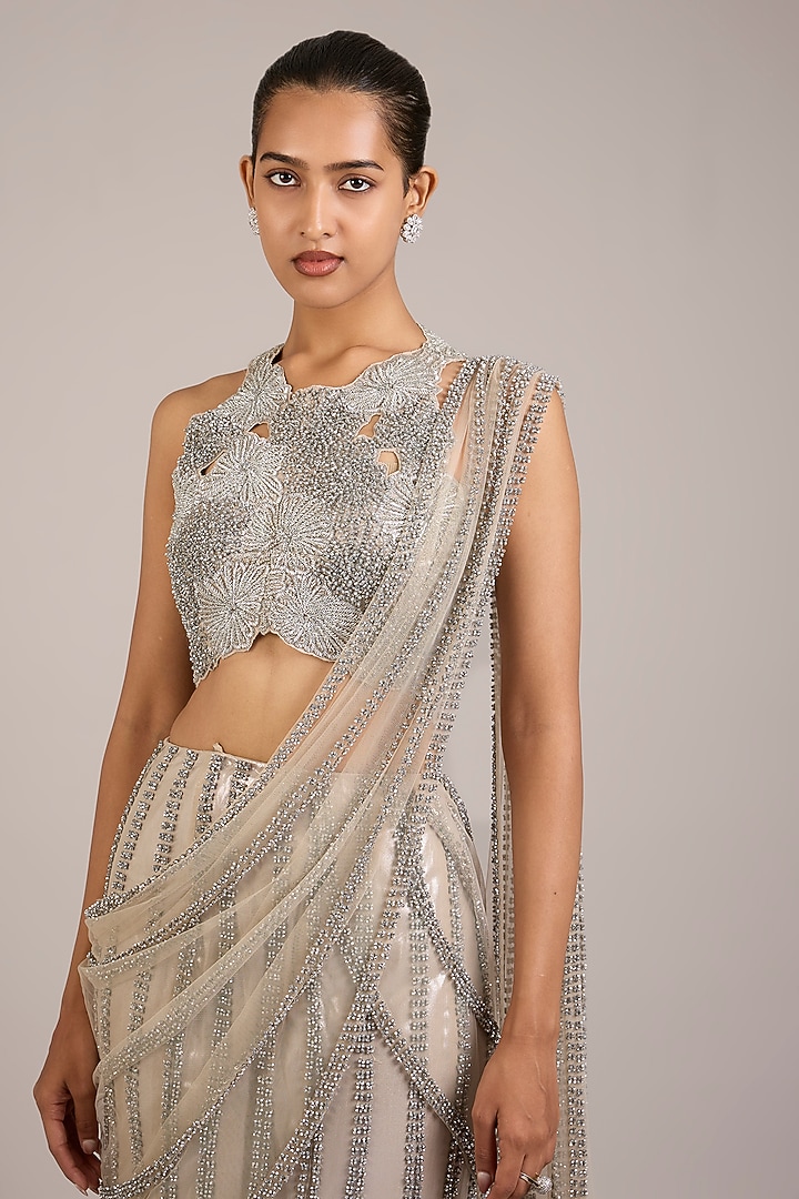 Silver Tulle Floral Hand Embellished Skirt Bridal Saree Set by Rohit Gandhi & Rahul Khanna at Pernia's Pop Up Shop