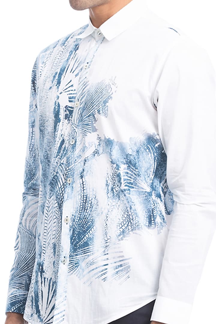 White & Blue Cotton Printed Wedding Shirt by Rohit Gandhi & Rahul Khanna Men at Pernia's Pop Up Shop