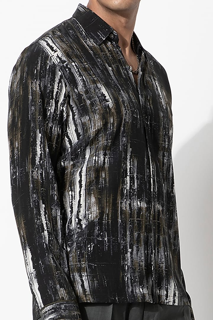 Black Crepe Printed Party Wear Shirt by Rohit Gandhi & Rahul Khanna Men at Pernia's Pop Up Shop