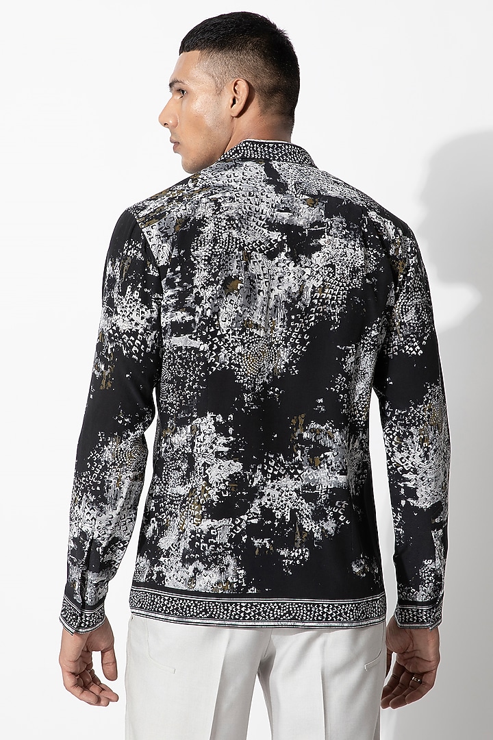 Black & Off-White Silk Crepe Printed Wedding Shirt by Rohit Gandhi & Rahul Khanna Men at Pernia's Pop Up Shop
