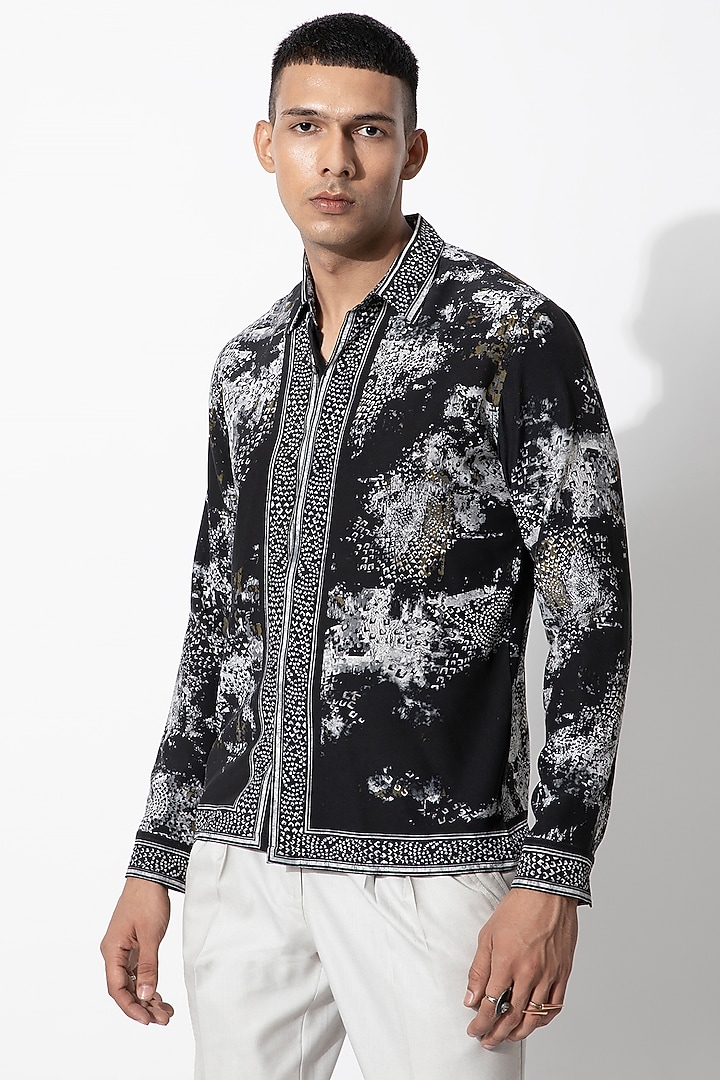 Black & Off-White Silk Crepe Printed Wedding Shirt by Rohit Gandhi & Rahul Khanna Men at Pernia's Pop Up Shop