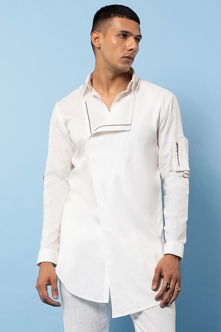 Off-White Cotton Asymmetric Party Wear Shirt by Rohit Gandhi & Rahul Khanna Men at Pernia's Pop Up Shop