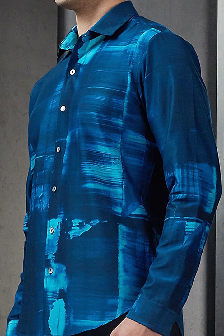 Blue Cotton Digital Printed Party Wear Shirt by Rohit Gandhi & Rahul Khanna Men at Pernia's Pop Up Shop