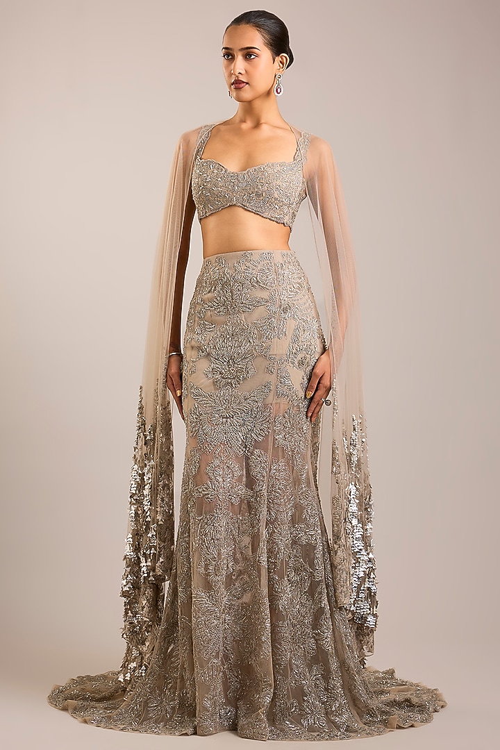Antique Silver Tulle Embellished Bridal Lehenga Set by Rohit Gandhi & Rahul Khanna at Pernia's Pop Up Shop