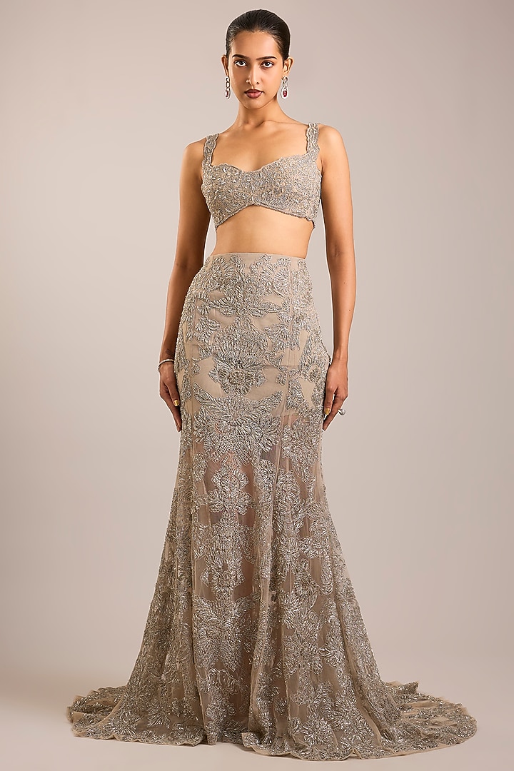 Antique Silver Tulle Embellished Bridal Lehenga Set by Rohit Gandhi & Rahul Khanna at Pernia's Pop Up Shop