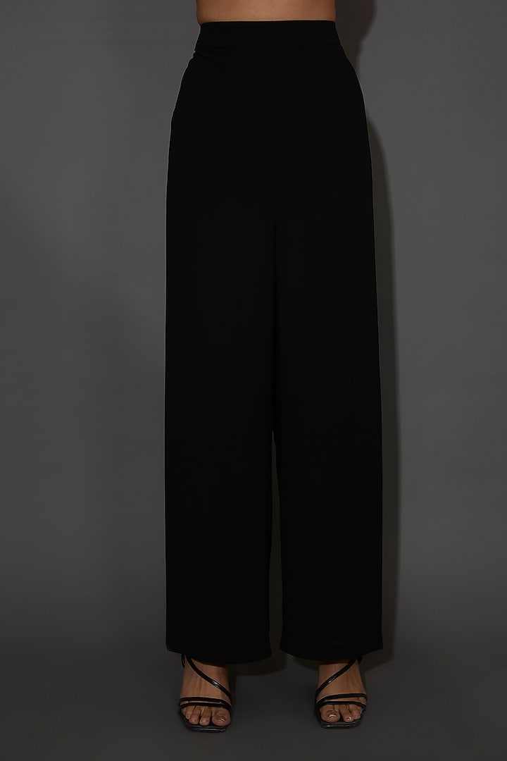 Black Silk Crepe Kurta Set by Rohit Gandhi & Rahul Khanna at Pernia's Pop Up Shop