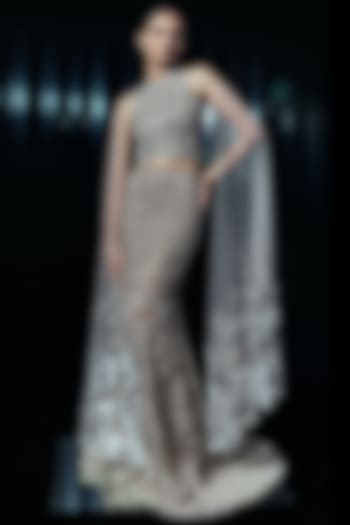 Silver Tulle & Viscose Crepe Embellished Bridal Lehenga Set by Rohit Gandhi & Rahul Khanna at Pernia's Pop Up Shop