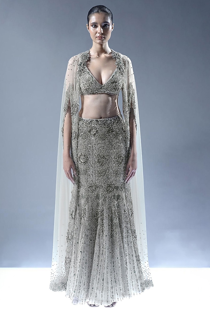 Ecru Tulle Floral Embellished Mermaid Bridal Lehenga Set by Rohit Gandhi & Rahul Khanna at Pernia's Pop Up Shop