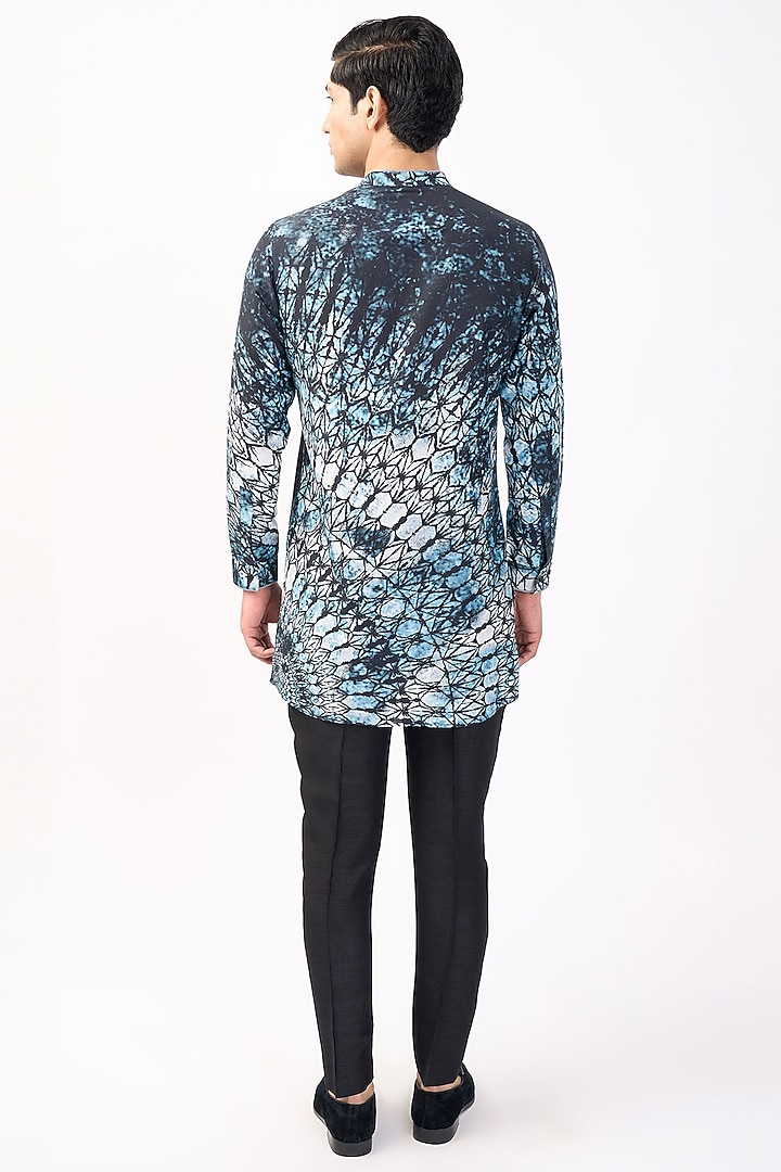 Navy Cotton Shibori Printed Kurta by Rohit Gandhi & Rahul Khanna Men at Pernia's Pop Up Shop