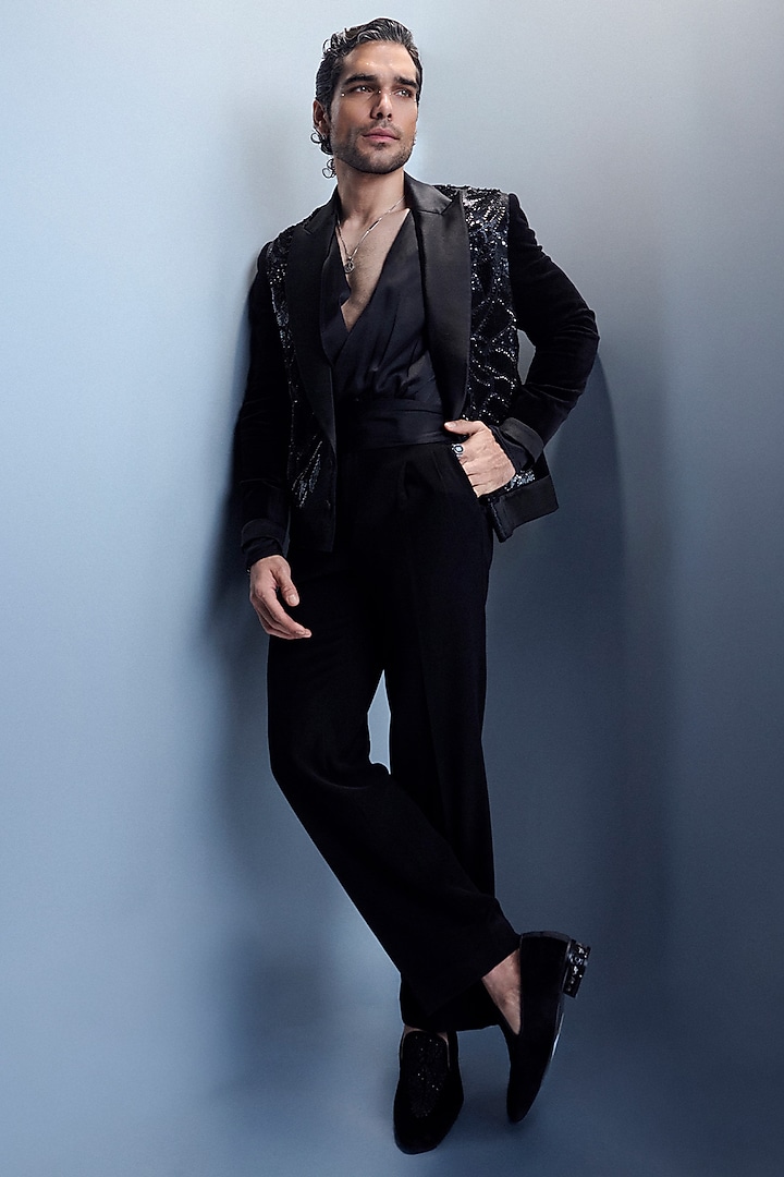 Black Velvet Sequin Embroidered Jacket by Rohit Gandhi & Rahul Khanna Men at Pernia's Pop Up Shop