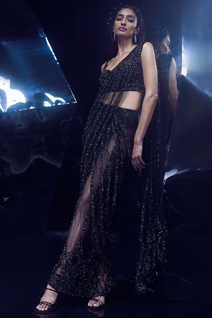 Black Tulle Tonal Embroidered Pre-Stitched Bridal Saree Set by Rohit Gandhi & Rahul Khanna at Pernia's Pop Up Shop