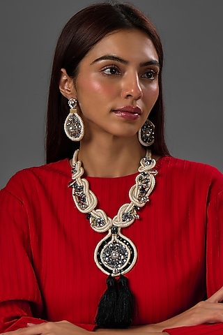 White Rhodium Finish Crystal & Pearl Necklace Set by Rhea