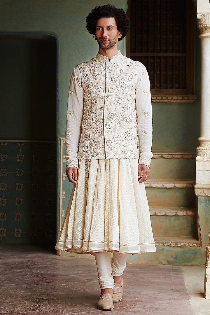 Ivory & Gold Angrakha Kurta Set With Embroidered Bundi Jacket by Rahul Mishra Men at Pernia's Pop Up Shop