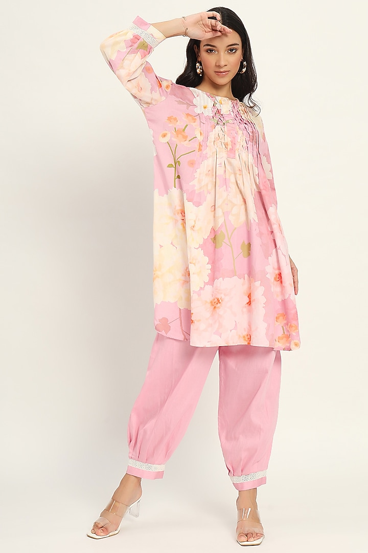 Pink Cotton Floral Printed Kurta Set by Ruhr India at Pernia's Pop Up Shop