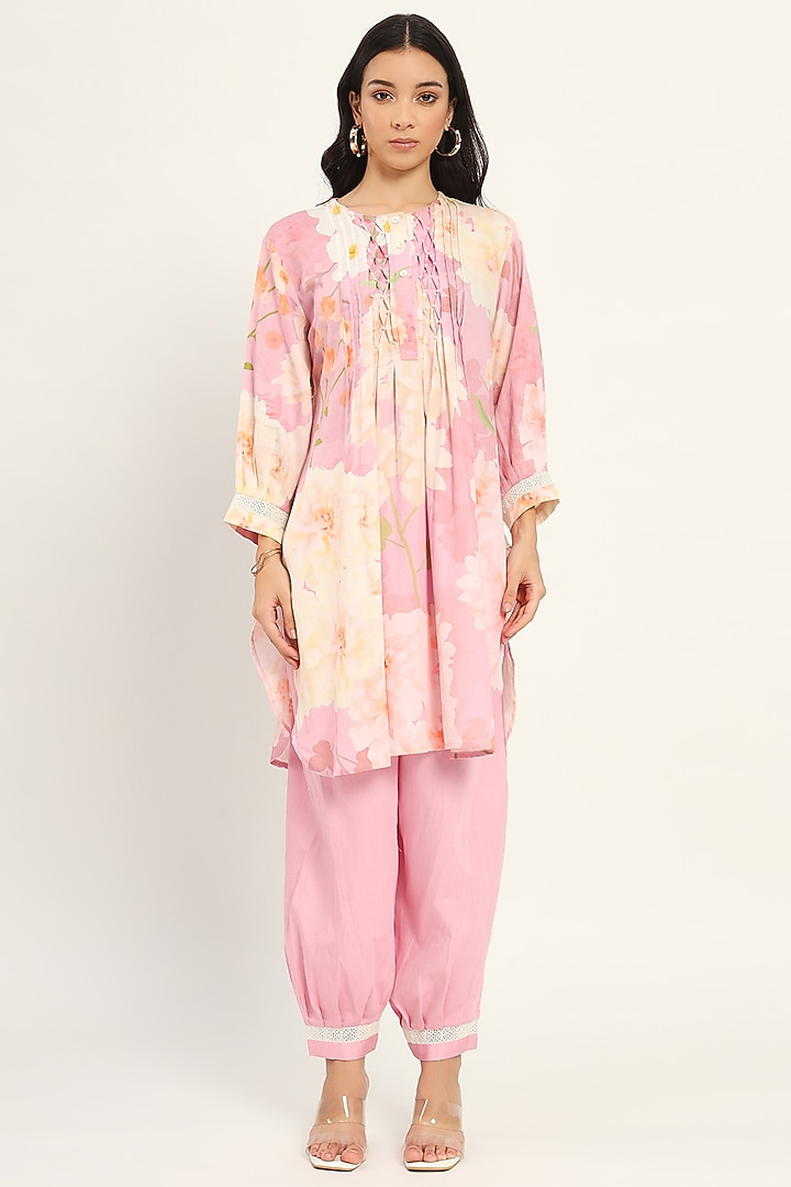 Pink Cotton Floral Printed Kurta Set by Ruhr India at Pernia's Pop Up Shop