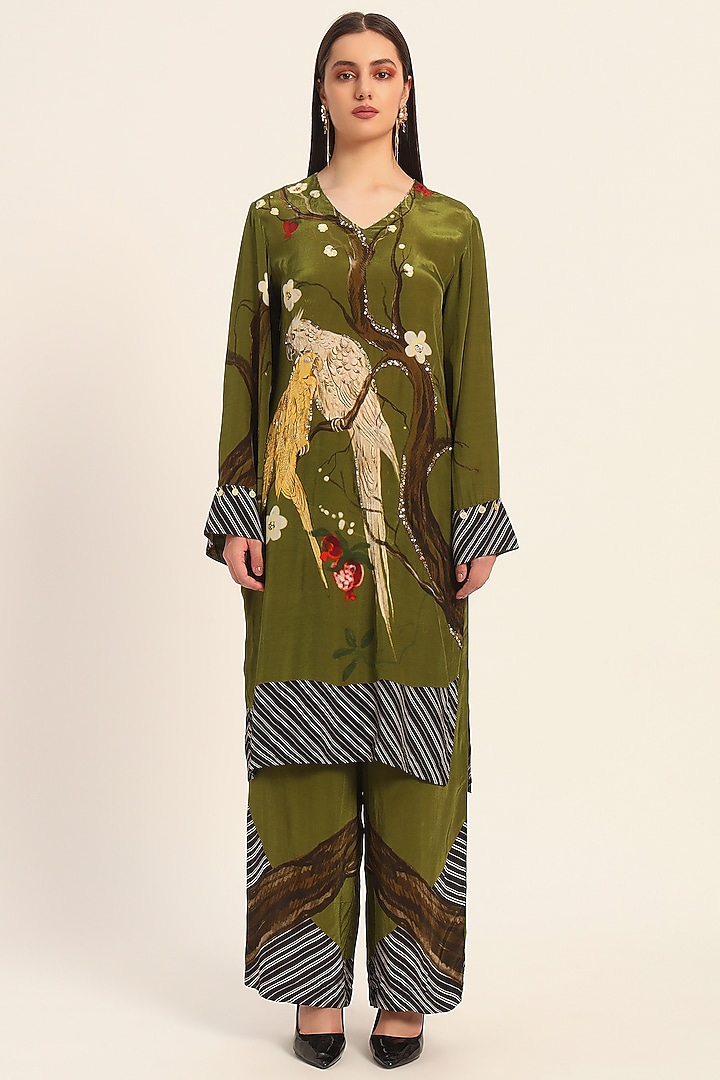 Green Crepe Digital Printed & Hand Embroidered Kurta Set by RUHR INDIA at Pernia's Pop Up Shop