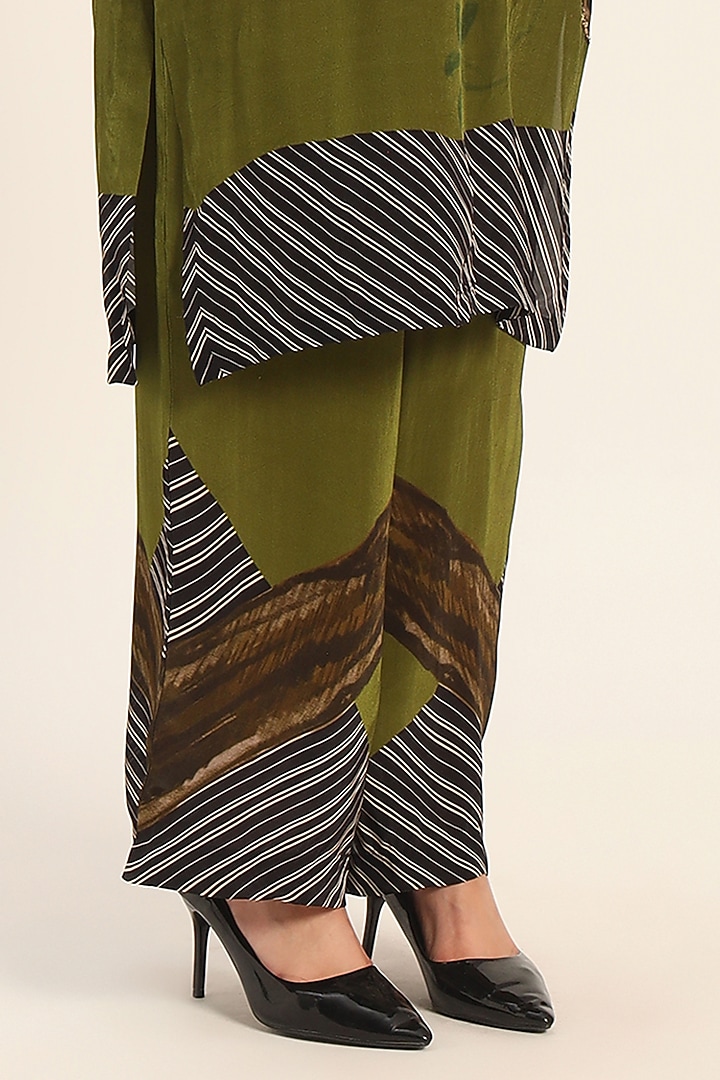 Green Crepe Digital Printed & Hand Embroidered Kurta Set by RUHR INDIA at Pernia's Pop Up Shop