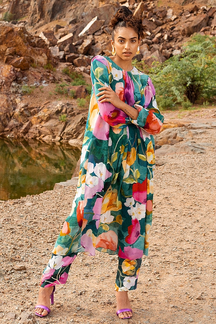 Turquoise Crepe Floral Printed Kurta Set by RUHR INDIA at Pernia's Pop Up Shop