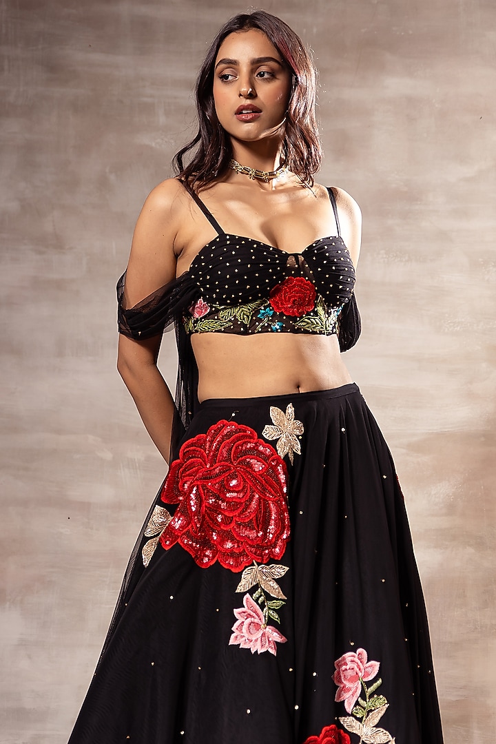 Black Power Shoulder Embellished Corset Blouse With Embellished Lehenga And  Dupatta at Rs 45000 in Mumbai