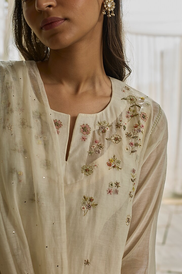 Soft White Chanderi Silk Zardosi Embroidered Kurta Set by Rhua at Pernia's Pop Up Shop