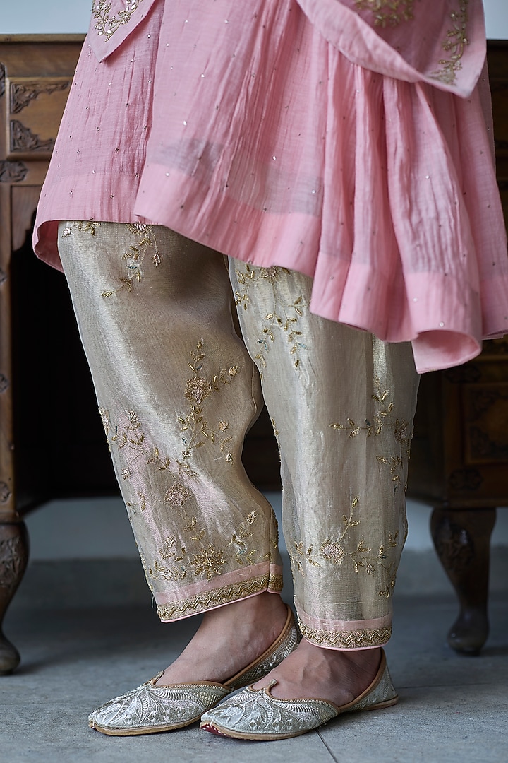 Soft Pink Mukaish Mul Chanderi Kalidar Kurta Set by Rhua at Pernia's Pop Up Shop