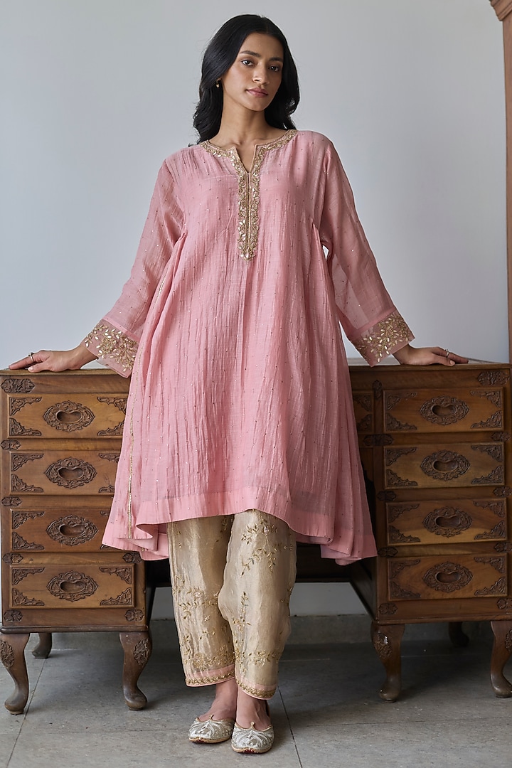 Soft Pink Mukaish Mul Chanderi Kalidar Kurta Set by Rhua at Pernia's Pop Up Shop