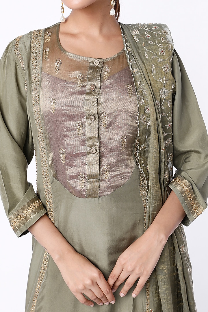 Olive Embroidered Kurta Set by Rhua at Pernia's Pop Up Shop