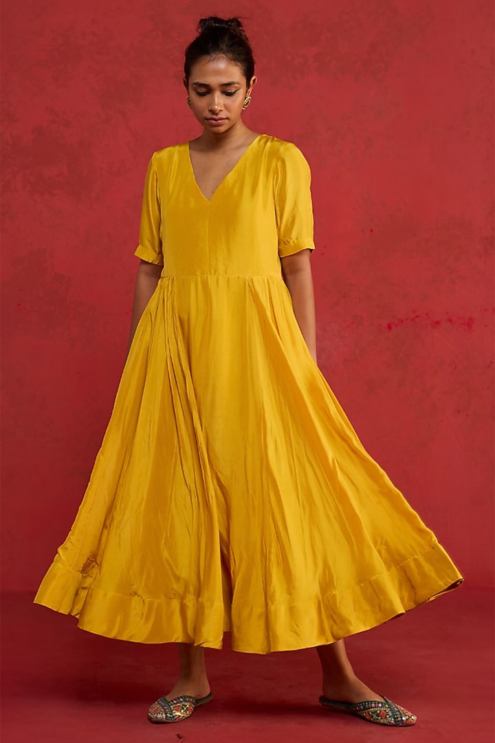 Yellow Silk Zardosi Embroidered Kurta Set by Rhua at Pernia's Pop Up Shop