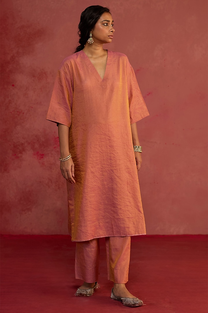 Pink Handwoven Banarasi Tissue Zardosi Embroidered Kurta Set by Rhua at Pernia's Pop Up Shop