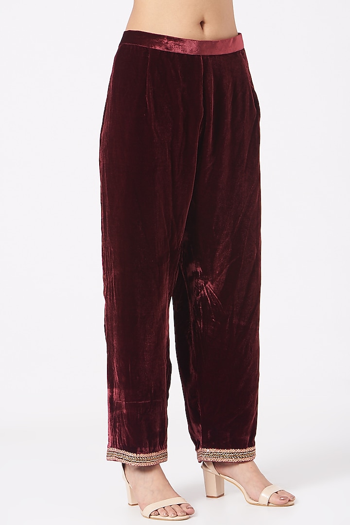 Maroon Embroidered Kurta Set by Rhua at Pernia's Pop Up Shop