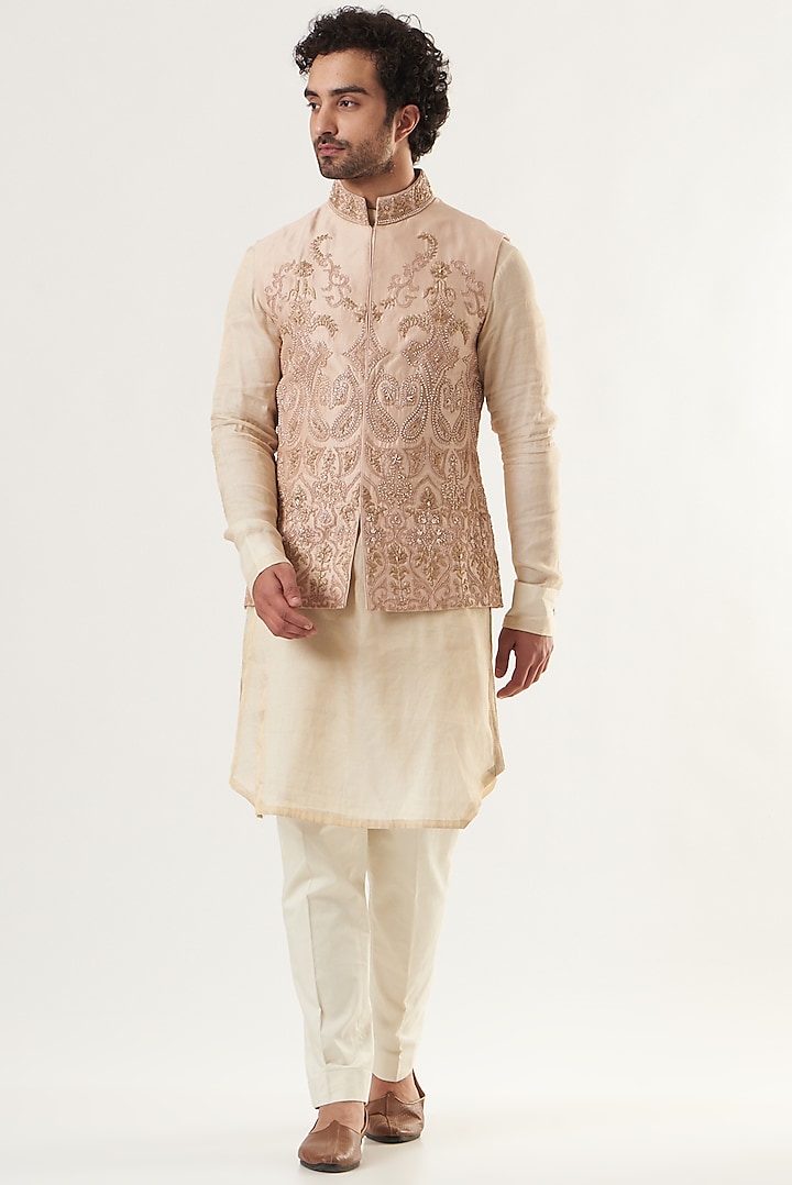 Peach Embroidered Bundi Jacket by Ritu & Abhishek at Pernia's Pop Up Shop