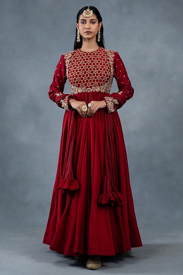 Red Chanderi Silk Zardosi Embroidered Bridal Anarkali Set by RICHA AHLUWALIA at Pernia's Pop Up Shop