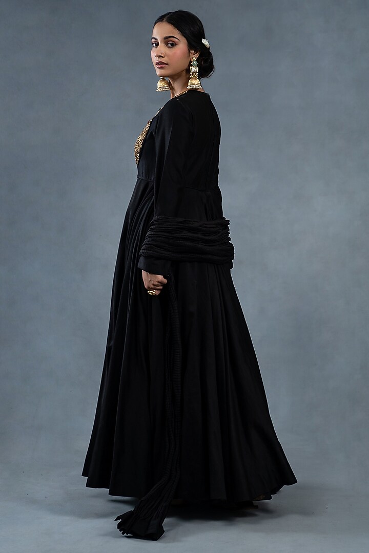Black Chanderi Silk Zardosi Embroidered Wedding Anarkali Set by RICHA AHLUWALIA at Pernia's Pop Up Shop