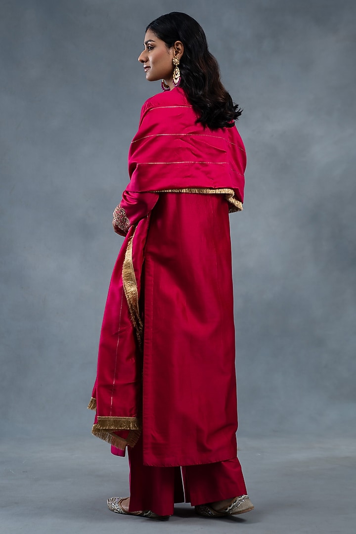 Hot Pink Chanderi Silk Hand Embroidered Kurta Set by RICHA AHLUWALIA at Pernia's Pop Up Shop