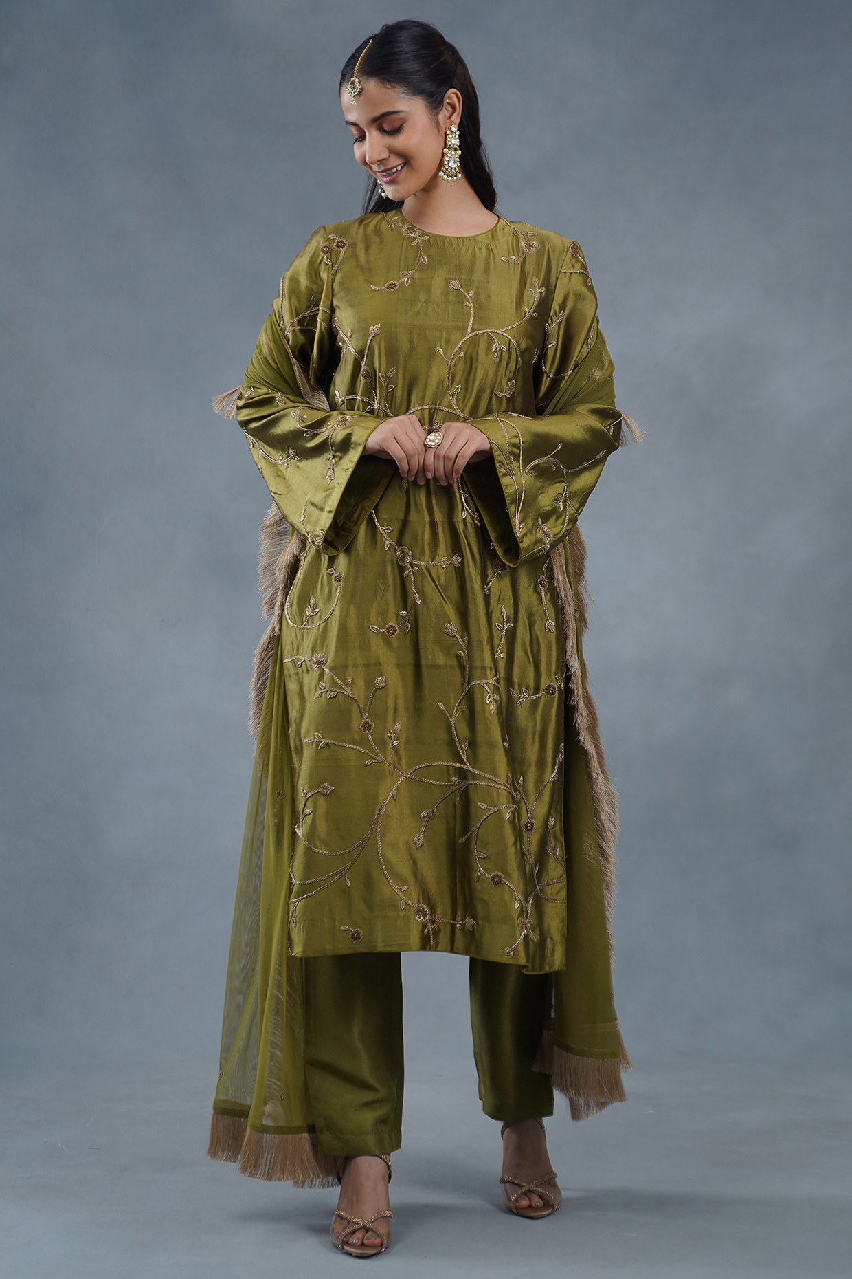 Olive Green Pure Silk Hand Embroidered Kurta Set by RICHA AHLUWALIA at Pernia's Pop Up Shop