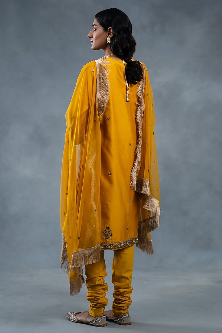 Mustard Yellow Chanderi Gold Embroidered Kurta Set by RICHA AHLUWALIA at Pernia's Pop Up Shop