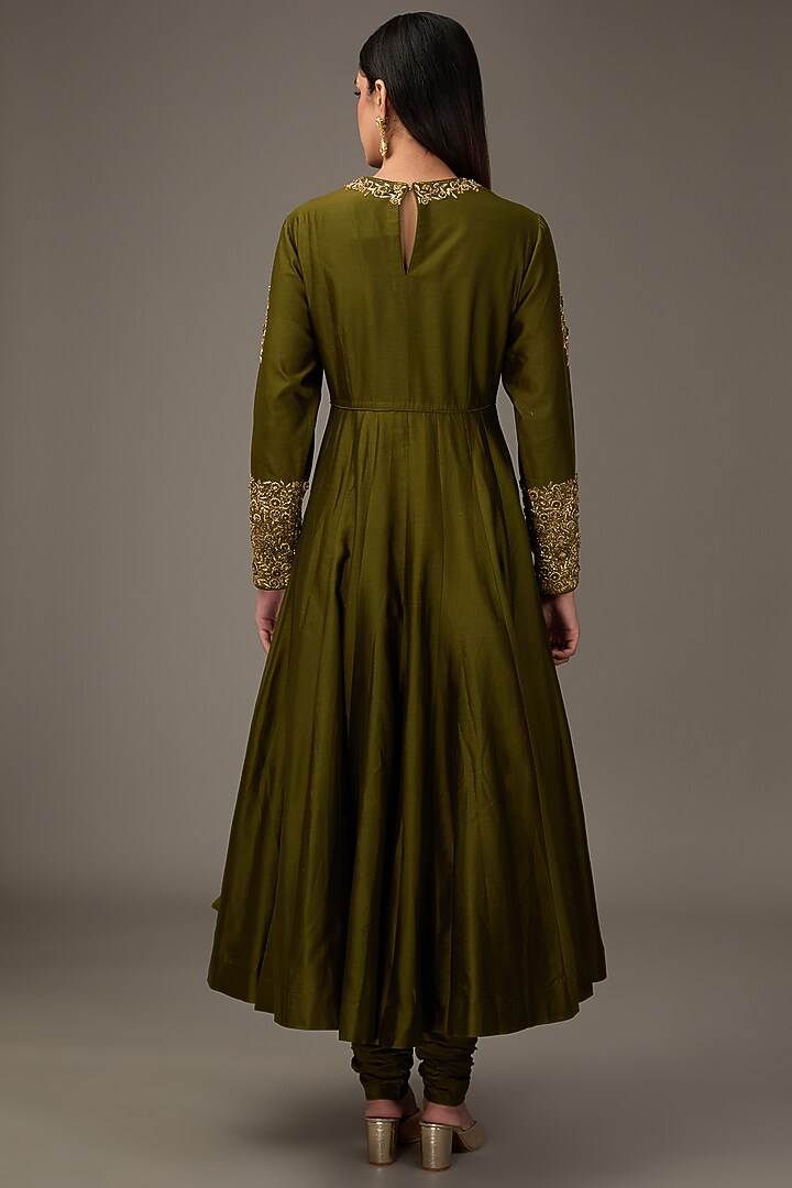 Olive Green Chanderi Silk Zardosi Work Wedding Anarkali Set by RICHA AHLUWALIA at Pernia's Pop Up Shop