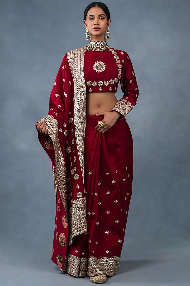 Cardinal Red Chanderi Hand & Machine Embroidered Saree Set by RICHA AHLUWALIA at Pernia's Pop Up Shop