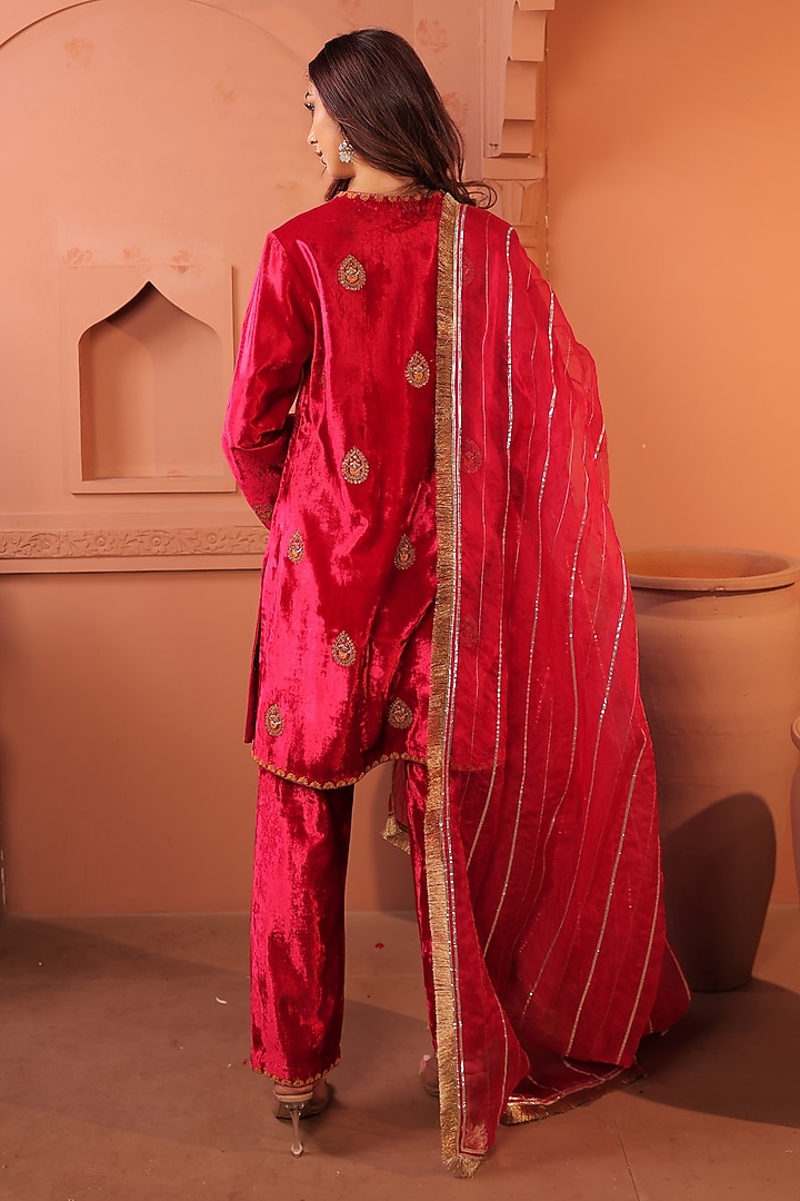 Red-Pink Silk Velvet Sequins & Zardosi Embroidered Kurta Set by RICHA AHLUWALIA at Pernia's Pop Up Shop
