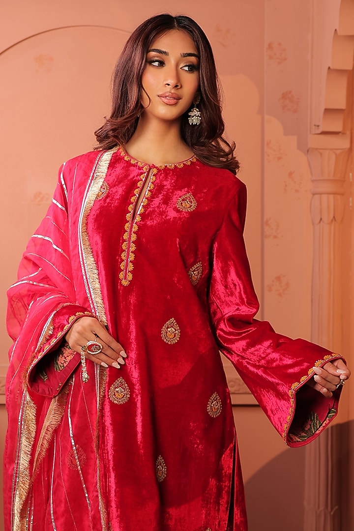 Red-Pink Silk Velvet Sequins & Zardosi Embroidered Kurta Set by RICHA AHLUWALIA at Pernia's Pop Up Shop