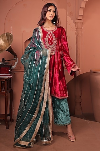 Red-Pink Silk Velvet Sequins & Zardosi Embroidered Kurta Set by RICHA AHLUWALIA