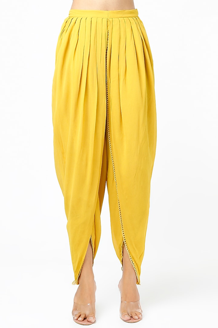 Yellow Georgette Embroidered Kurta Set by Ridhi agarwal at Pernia's Pop Up Shop